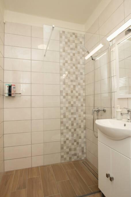 Petofi Family Apartman ديبريتْسين المظهر الخارجي الصورة