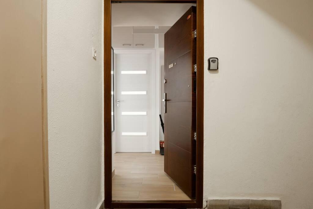 Petofi Family Apartman ديبريتْسين المظهر الخارجي الصورة